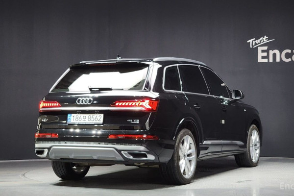 2023 Audi Q7 с пробегом 94 113 км