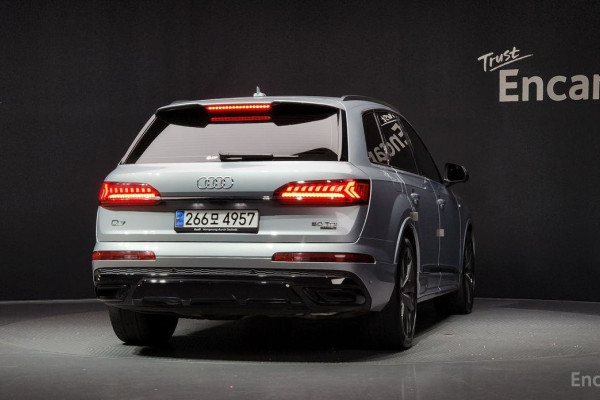 2023 Audi Q7 с пробегом 36 438 км
