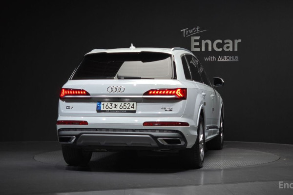 2021 Audi Q7 с пробегом 33 182 км