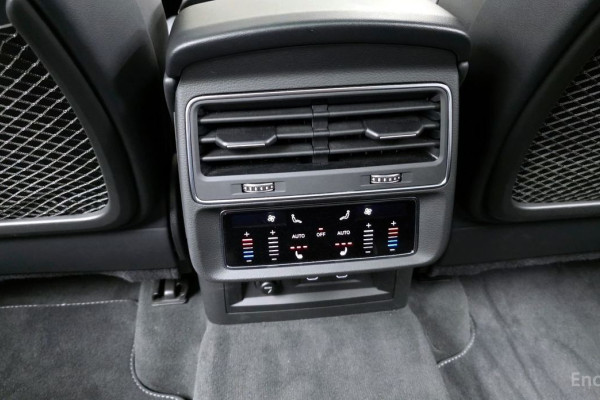 2023 Audi Q7 с пробегом 36 438 км