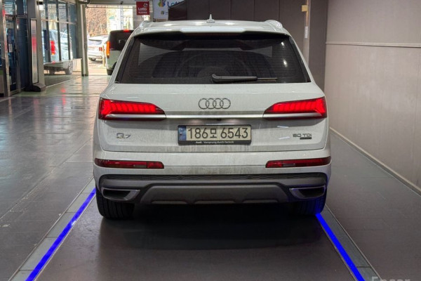 2021 Audi Q7 с пробегом 40 585 км
