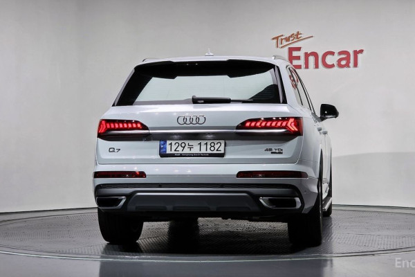 2022 Audi Q7 с пробегом 27 618 км