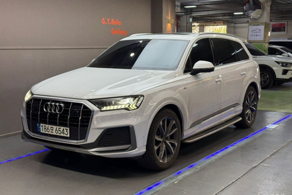 2021 Audi Q7 с пробегом 40 585 км