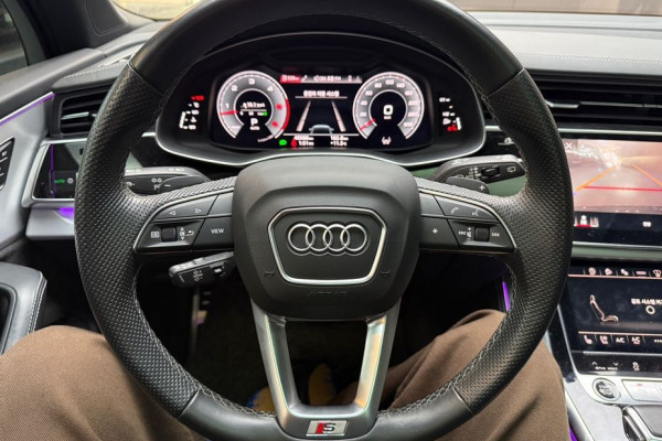 2021 Audi Q7 с пробегом 40 585 км