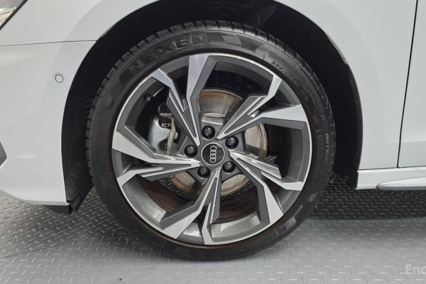 2023 Audi A3 с пробегом 4 043 км