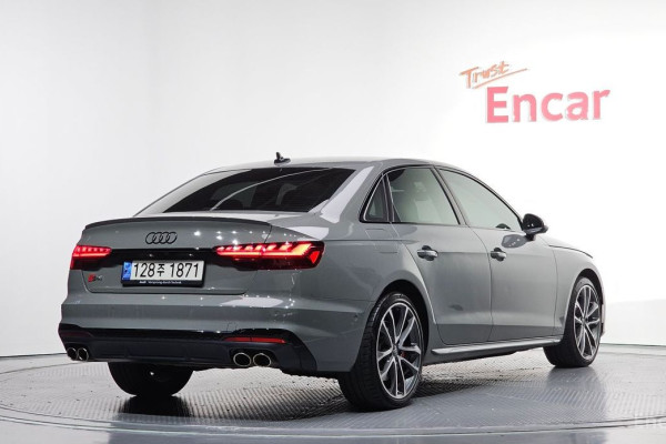 2021 Audi S4 с пробегом 53 337 км