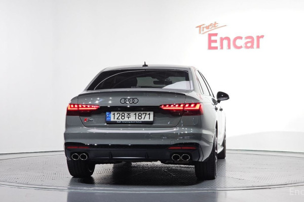 2021 Audi S4 с пробегом 53 337 км