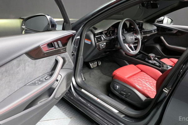 2023 Audi S4 с пробегом 18 442 км