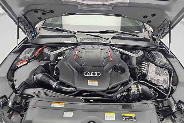 2022 Audi S4 с пробегом 15 992 км