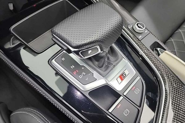 2022 Audi S4 с пробегом 15 992 км