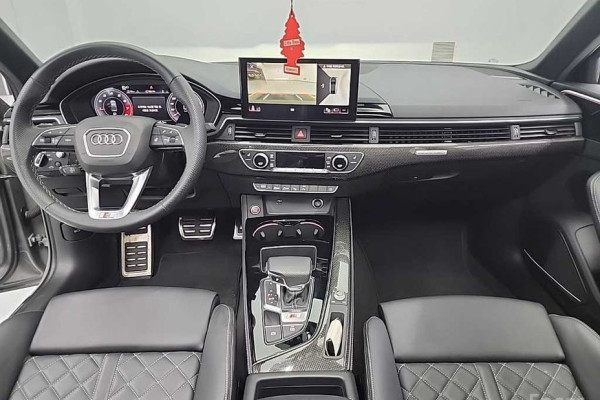 2022 Audi S4 с пробегом 15 992 км
