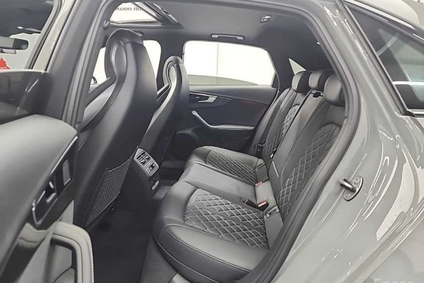 2022 Audi S4 с пробегом 15 992 км