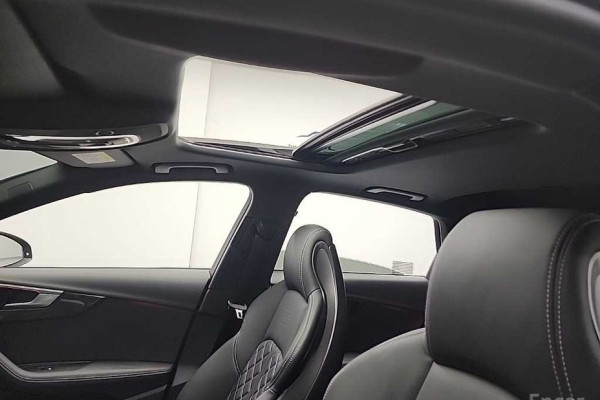 2022 Audi S4 с пробегом 15 992 км