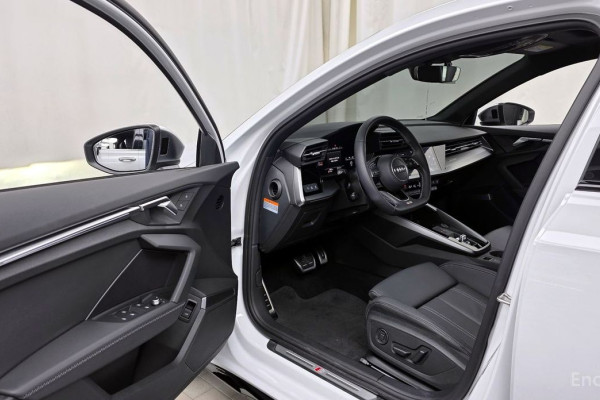 2023 Audi S3 с пробегом 3 857 км