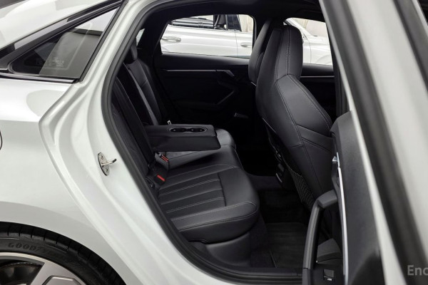 2023 Audi S3 с пробегом 3 857 км