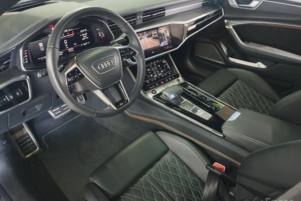 2022 Audi S7 с пробегом 9 621 км