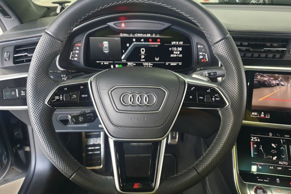 2022 Audi S7 с пробегом 9 621 км