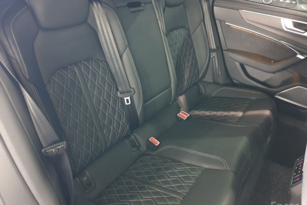 2022 Audi S7 с пробегом 9 621 км