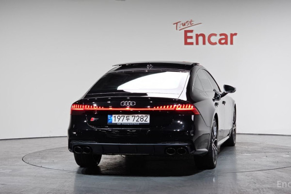 2022 Audi S7 с пробегом 75 341 км