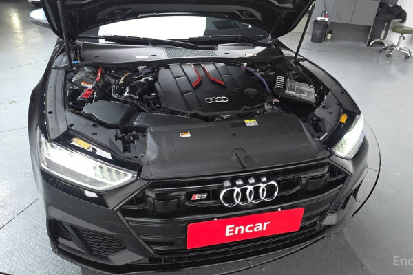 2022 Audi S7 с пробегом 75 341 км