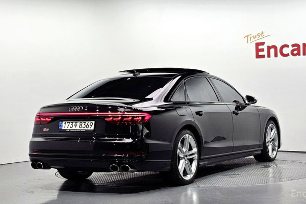 2021 Audi S8 с пробегом 86 654 км
