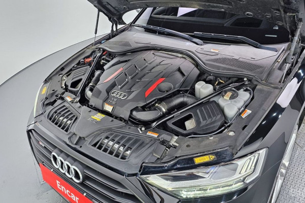 2021 Audi S8 с пробегом 86 654 км