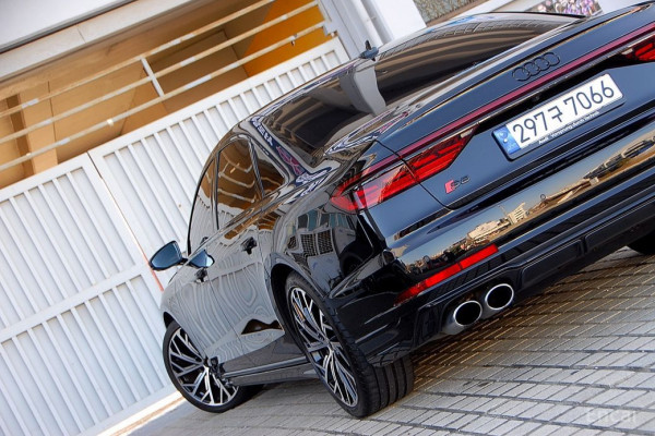 2023 Audi S8 с пробегом 29 545 км