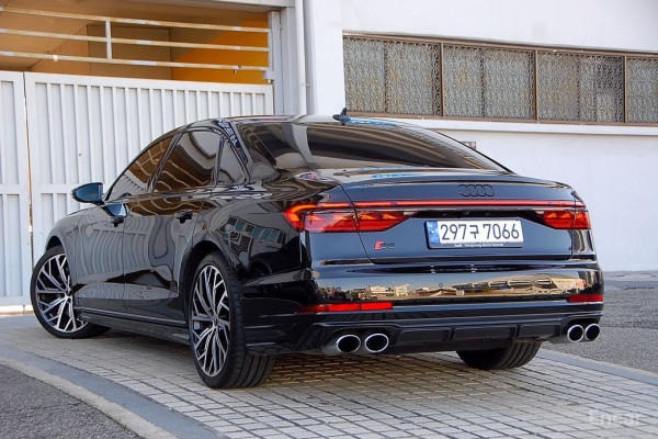 2023 Audi S8 с пробегом 29 545 км