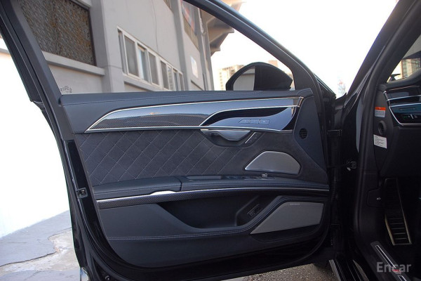 2023 Audi S8 с пробегом 29 545 км