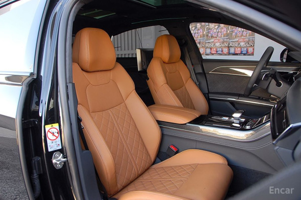 2023 Audi S8 с пробегом 29 545 км