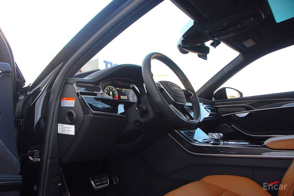 2023 Audi S8 с пробегом 29 545 км