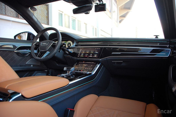 2023 Audi S8 с пробегом 29 545 км