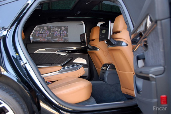 2023 Audi S8 с пробегом 29 545 км