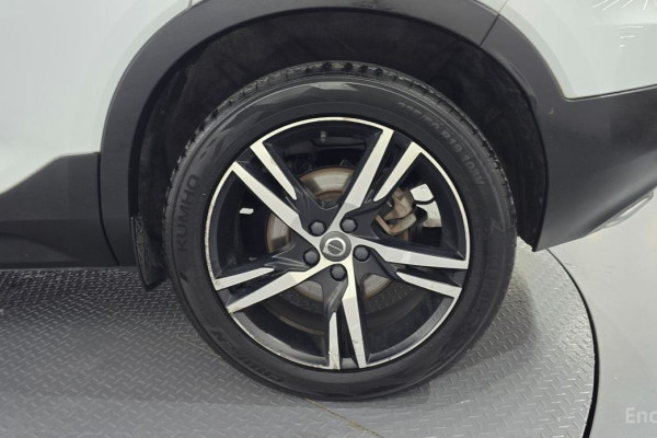 2020 Volvo XC40 с пробегом 144 635 км