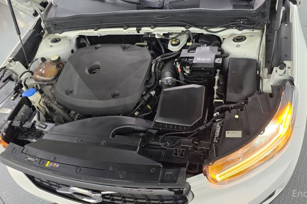 2020 Volvo XC40 с пробегом 144 635 км