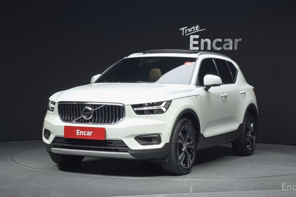 2020 Volvo XC40 с пробегом 76 036 км