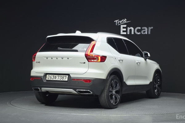 2020 Volvo XC40 с пробегом 76 036 км