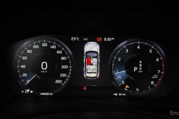 2020 Volvo XC40 с пробегом 144 635 км