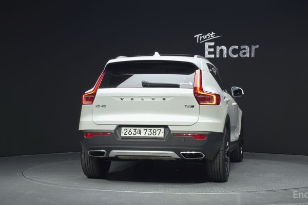 2020 Volvo XC40 с пробегом 76 036 км