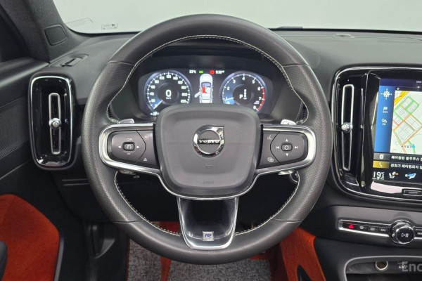 2020 Volvo XC40 с пробегом 144 635 км