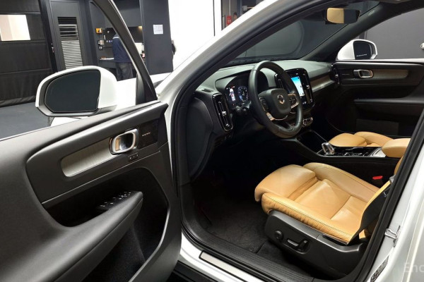 2020 Volvo XC40 с пробегом 76 036 км