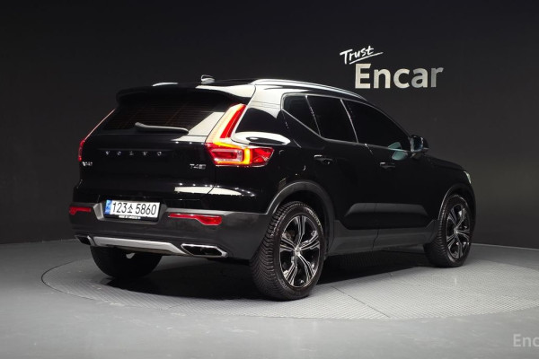 2020 Volvo XC40 с пробегом 114 498 км