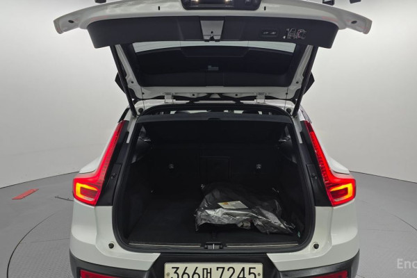 2020 Volvo XC40 с пробегом 144 635 км