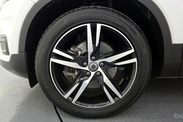 2020 Volvo XC40 с пробегом 49 623 км