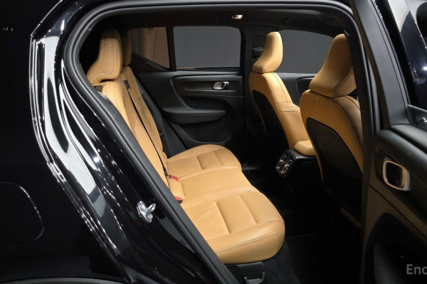 2020 Volvo XC40 с пробегом 114 498 км