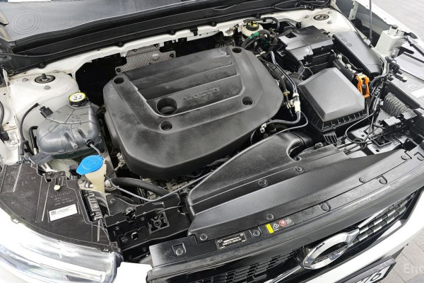 2021 Volvo XC40 с пробегом 18 693 км