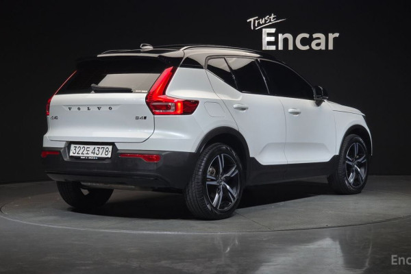 2021 Volvo XC40 с пробегом 180 576 км
