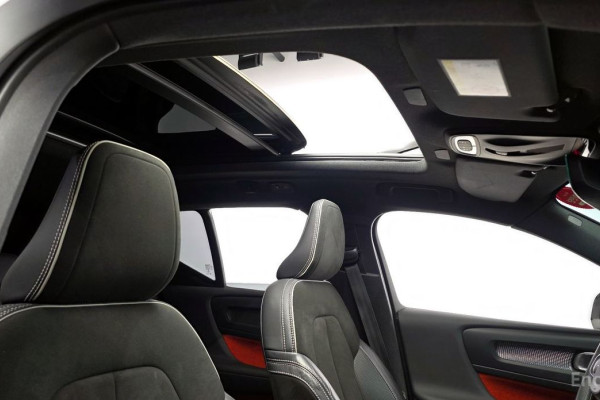 2020 Volvo XC40 с пробегом 49 623 км