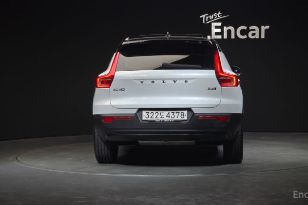 2021 Volvo XC40 с пробегом 180 576 км