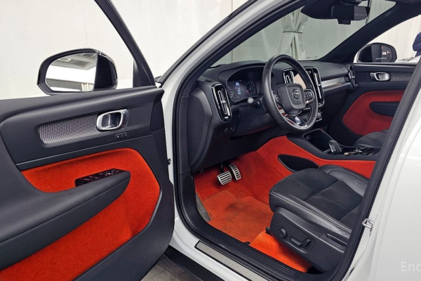 2021 Volvo XC40 с пробегом 18 693 км